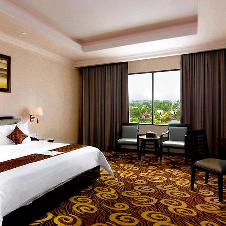 Hermes Palace Hotel Banda Aceh Esterno foto