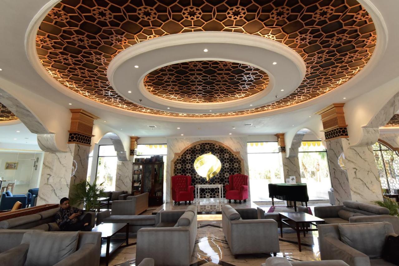 Hermes Palace Hotel Banda Aceh Esterno foto