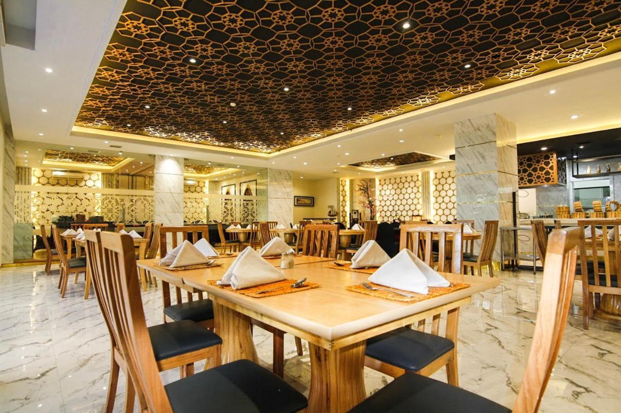 Hermes Palace Hotel Banda Aceh Esterno foto