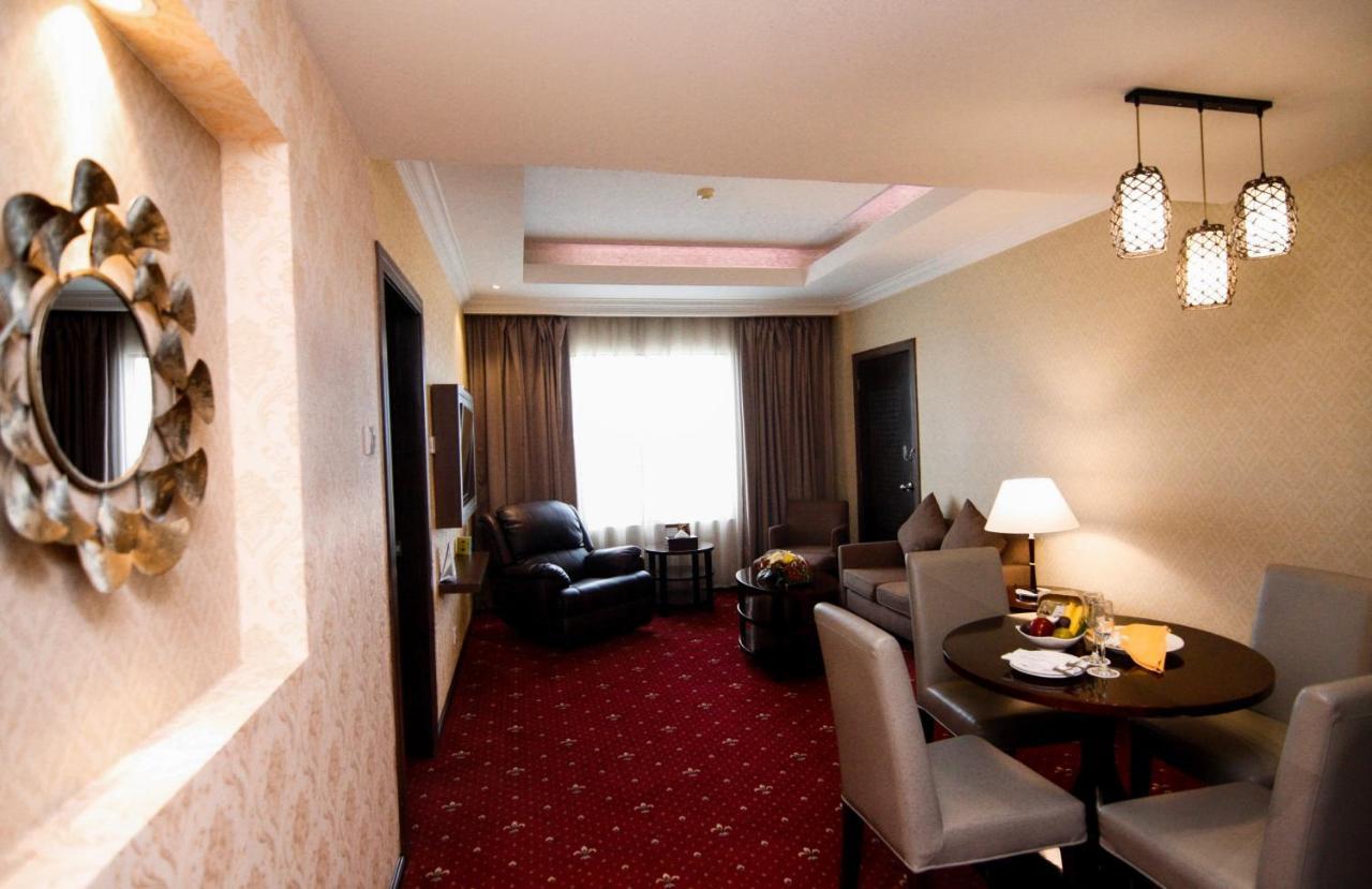 Hermes Palace Hotel Banda Aceh Esterno foto